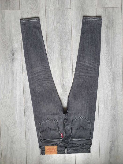 Blugi LEVI'S 519 Extreme Skinny Lo-Ball - Marime W33 (Talie 82 cm)