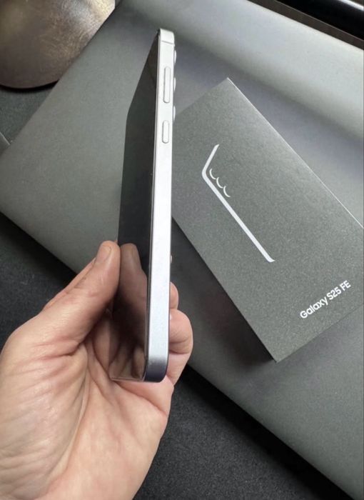 Samsung galaxy S25 FE