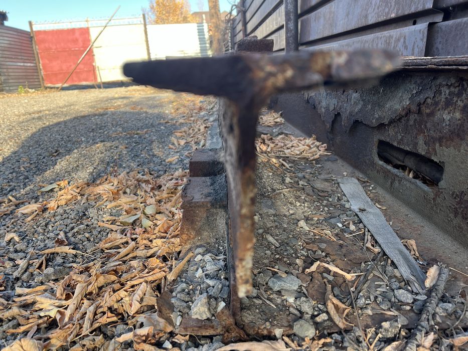 Швеллер продам срочно 8 метр