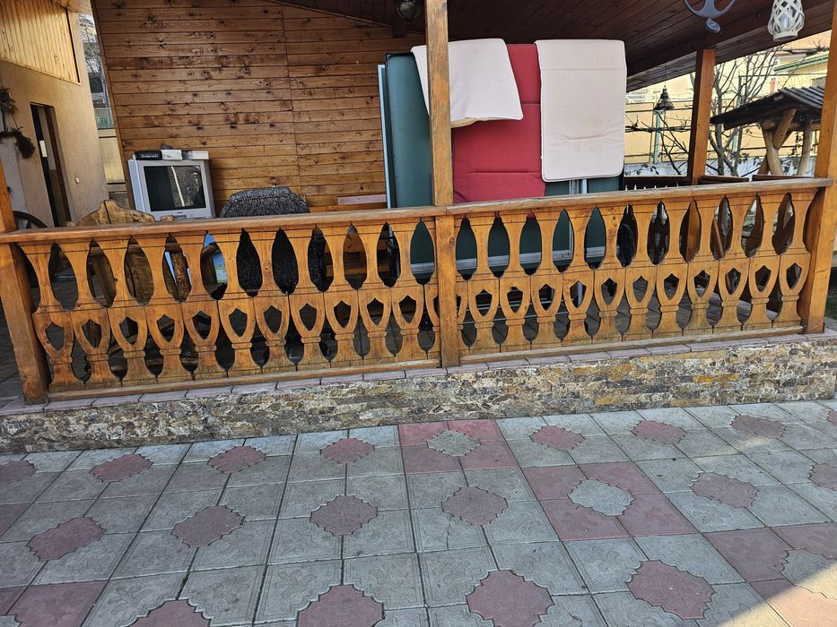 Vând ornamente îngrădire terasa cu 2 uși care se balansează