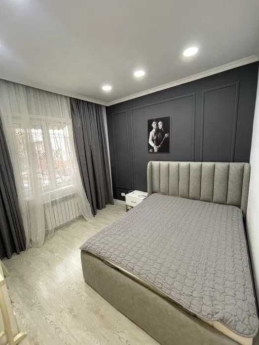 Продается квартира 3/2/5 в Юнусабаде