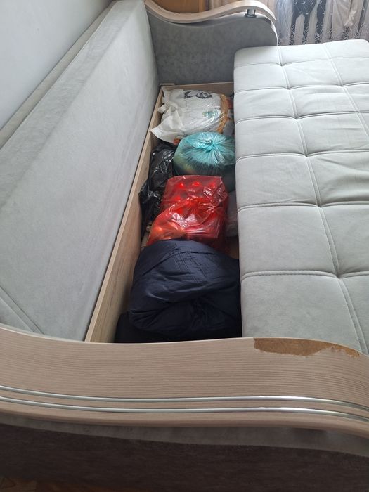 Продаю диван-тахта.Пришахтинск