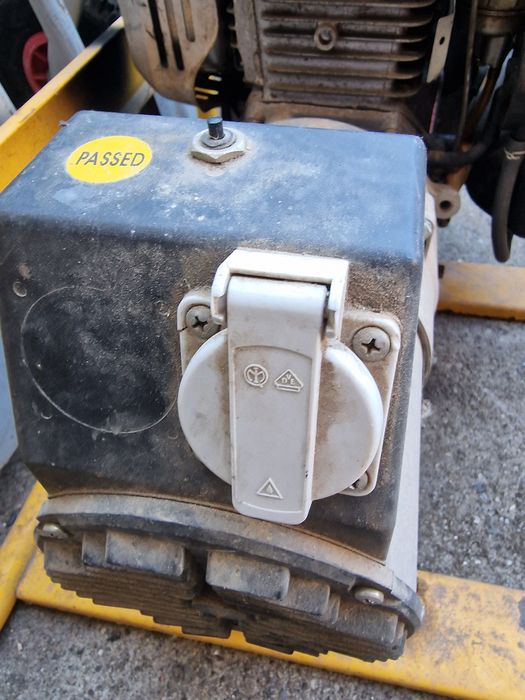 Generator monofazic Honda  2,5 kw