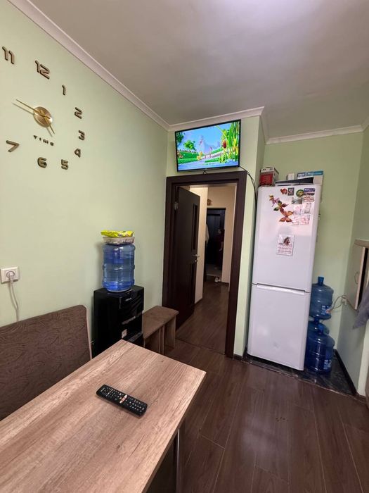 янгихает 5 А 2 хона метро олдида мебел техника