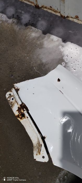 Продам крыло на приору