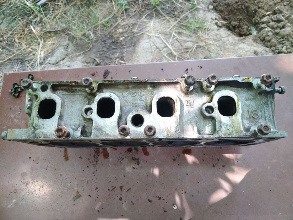 Продавам глава Opel astra f 1.8 моно