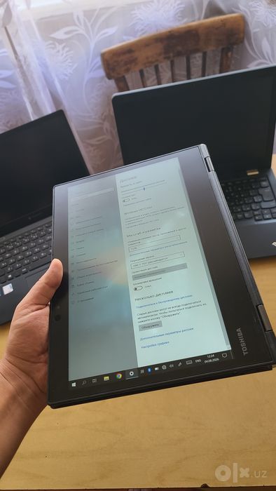 Toshiba Dynabook Portégé X20W-D 360° Transformer — Intel Core i7-7200U