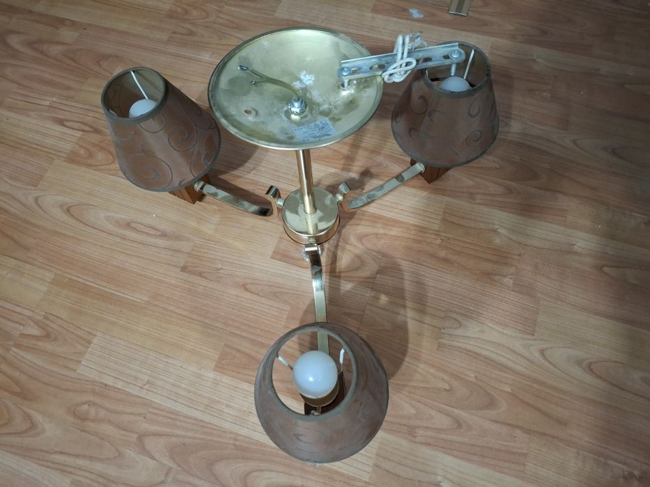 Продам люстру 3х ражковая