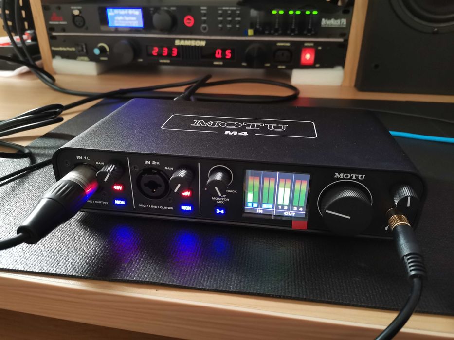 Продавам Озвучаване за студио (DBX DriveRack PA2, Behringer)