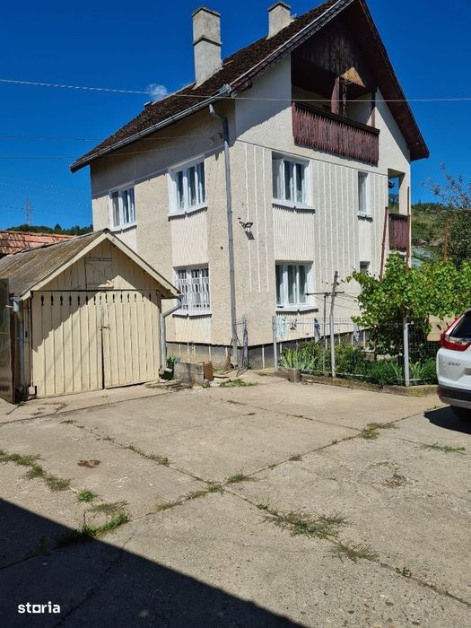Casa P+1+M in Brebi,Salaj cu 19,32 ari teren+garaj+anexe de 240 mp