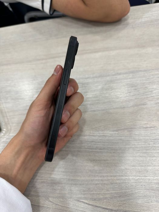 Iphone 15 128 talik holati a’lo aybi yoq 92 % yomkost