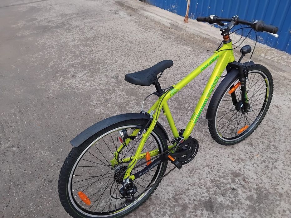 Vând bicicleta din aluminiu