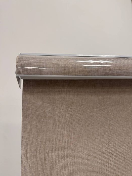 Rollo blek aut. Razmeri. 150x180.Dan 35ta bor hammasi yangi tel 936141