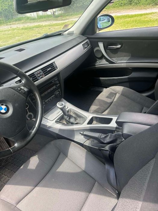 Продавам BMW 320