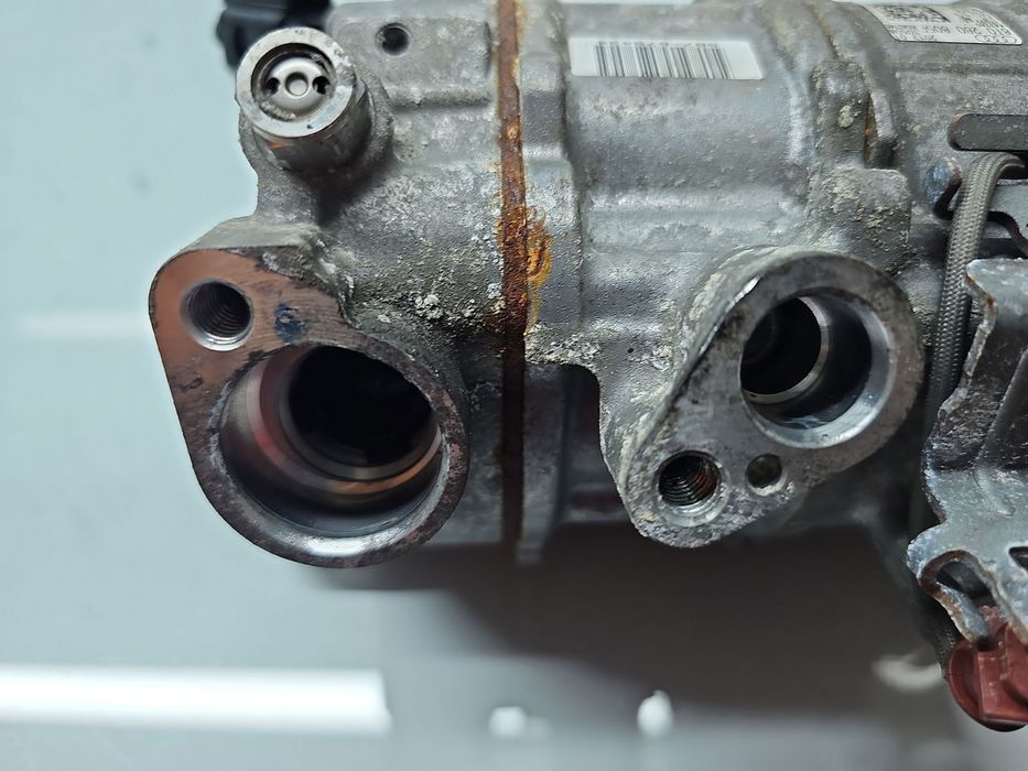 Compresor clima  AUDI A4 (8K2, B8) [Fabr 2008-2015] 8T0260805F 2.0 TDI