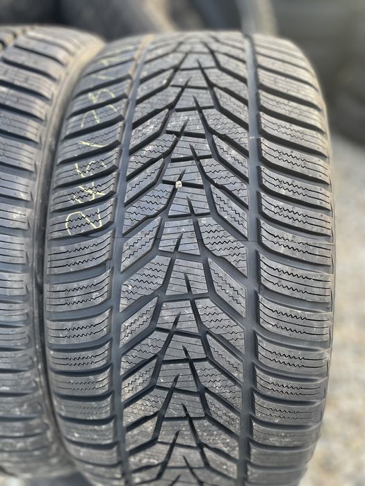 2x 245 35 19 Hankook Wintericept evo3