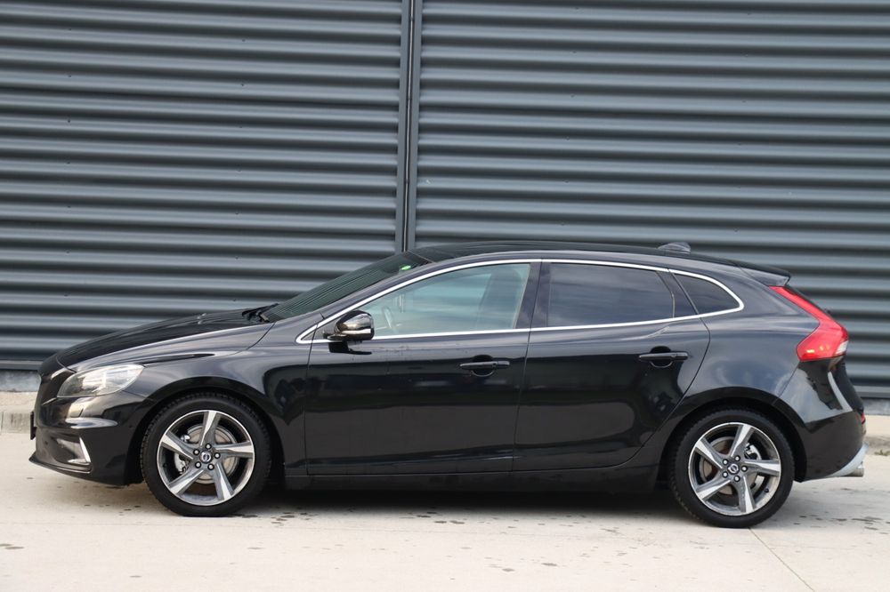Volvo V40 R Design varianta  Full / panoramic/ piele / sirocou