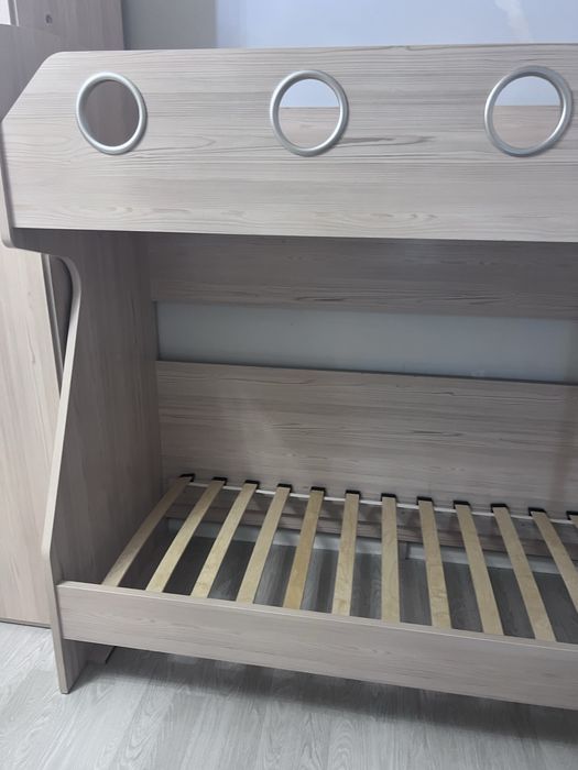 Кровать двухярусная