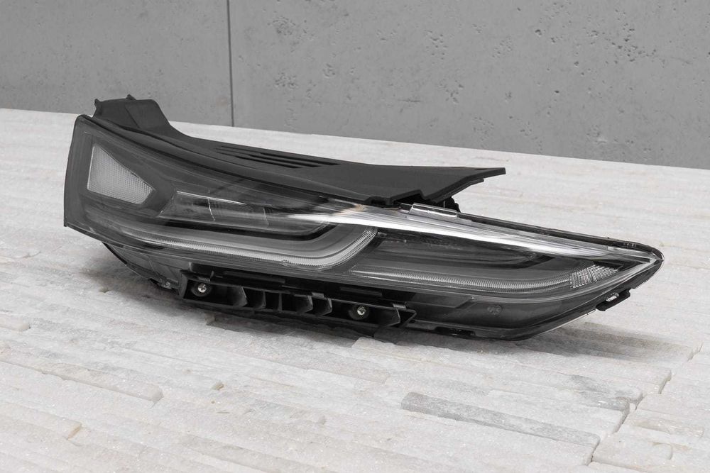 Комплект Фарове ляв + десен за HYUNDAI SANTA FE IV LED 2018 - 2024год.