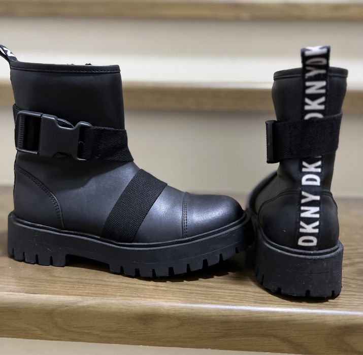 Продаю Ботинки DKNY