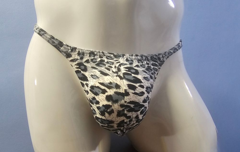 Мужские стринги в наличии
