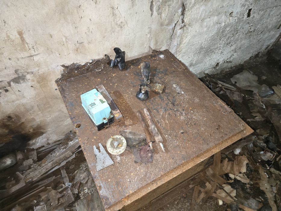 Лаз для погреба.