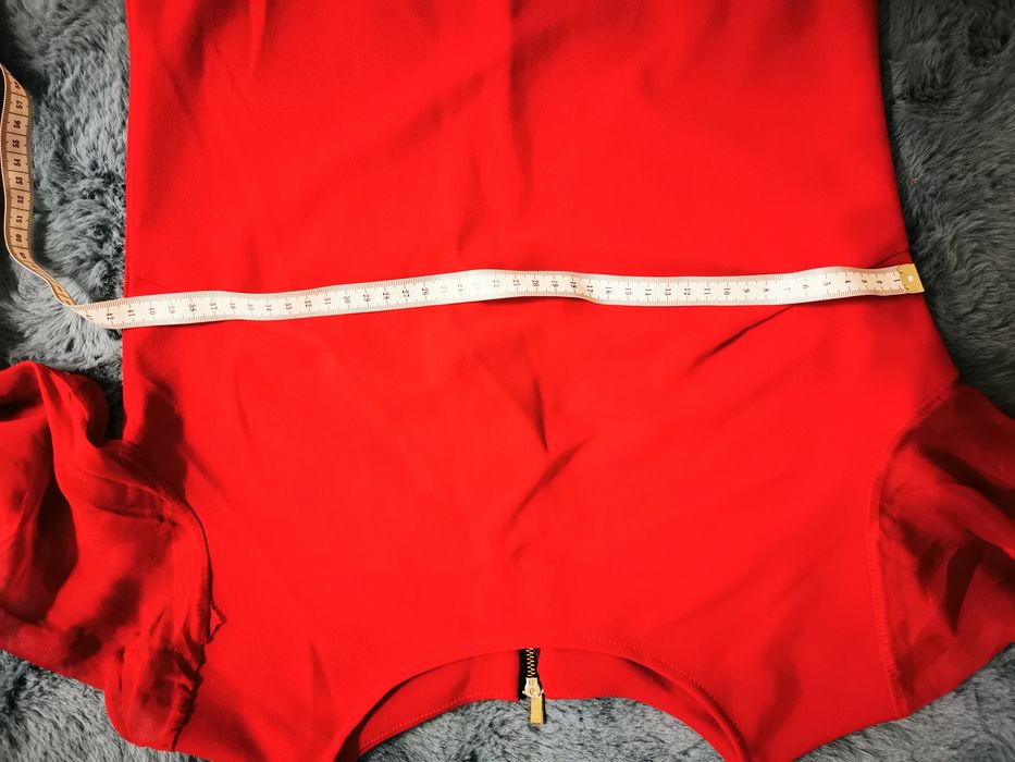 Rochita rosie si neagra