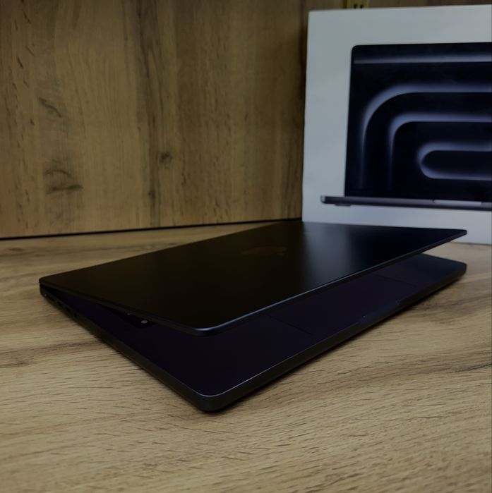 MacBook Pro M3 Max 14” 36GB/1TB | 93% Battery | 240 Cycle | Full Box