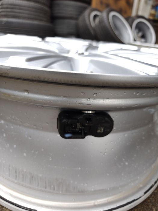 16" оригинални алуминиеви джанти за Toyota Corolla, Auris, Avencis...