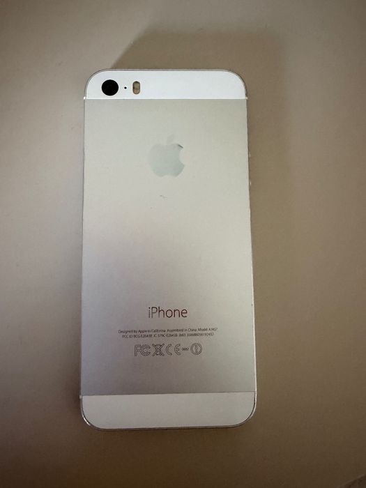 Продавам Iphone 5s - бял