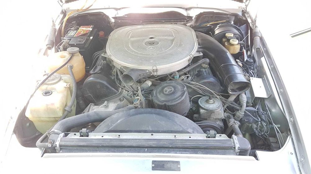 Mercedes SLC 450  din 1973 restaurat