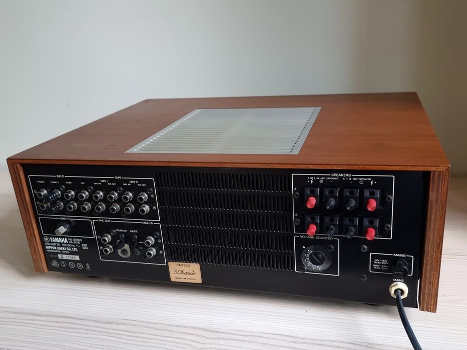 YAMAHA CA-2010 Natural Sound Integrated Stereo Amplifier