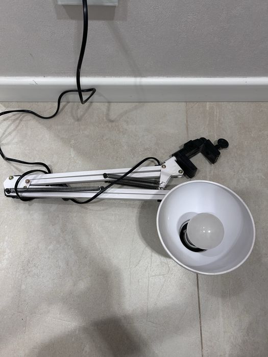 Настольные лампы 2500 шт