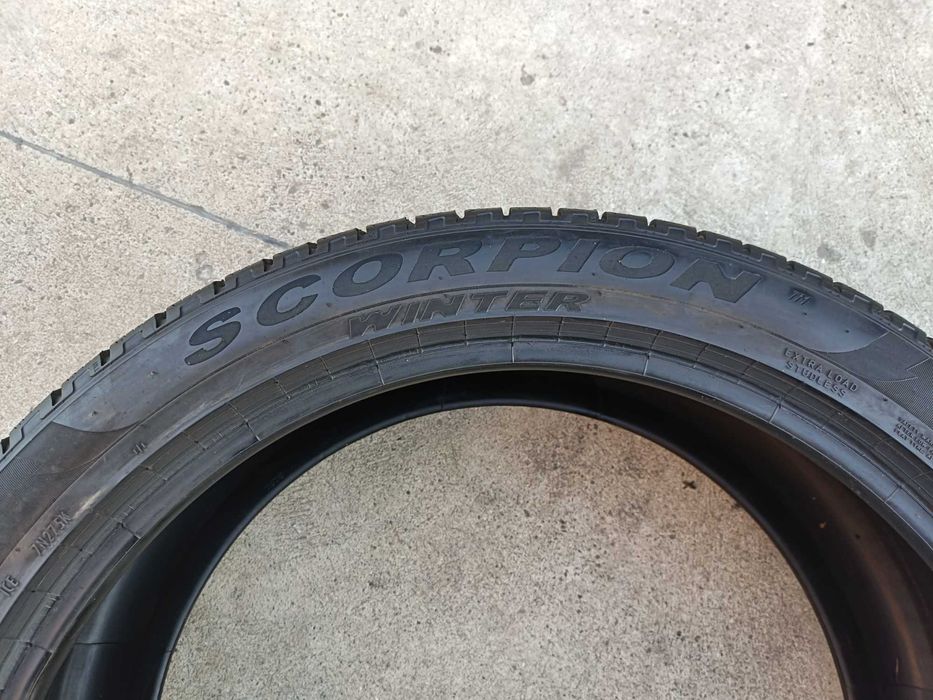O anvelopa iarna 275 40 22 pirelli scorpion winter run flat cu 7,5 mm