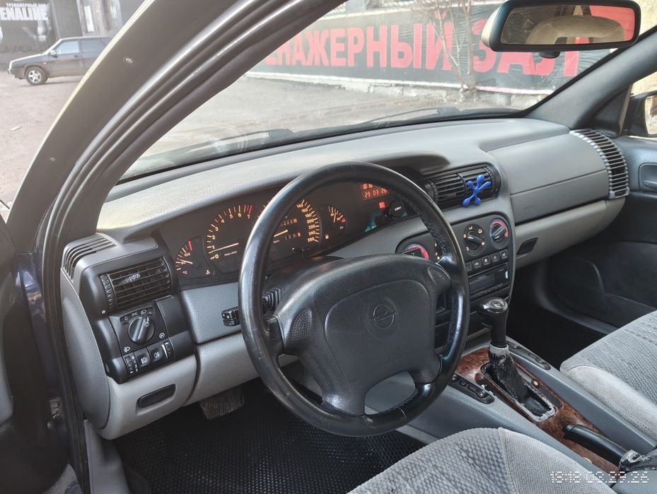 Opel omega b автомат