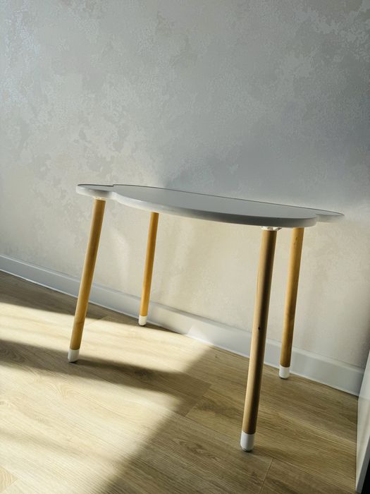 Стол детский деревянное