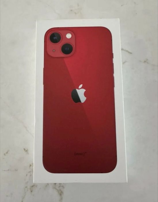 iPhone 13, красный