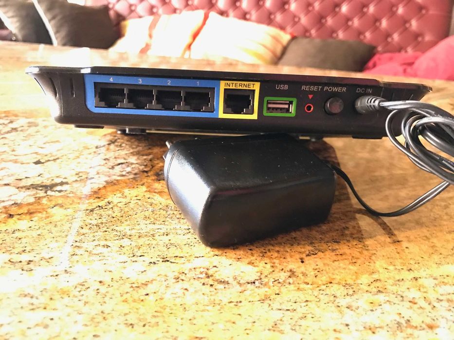 Медия Рутер D-link DIR - 657