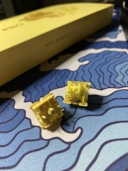 Akko yellow cream pro v3