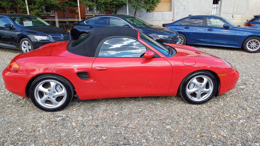 Porsche Boxster 2.5i Cabrio 19500 €  Accept Variante 
Hardtop
Climatr