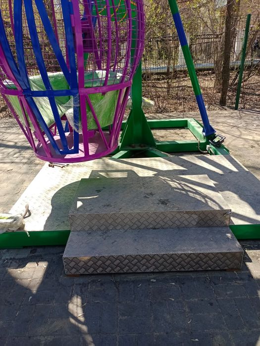 Продам карусель Ромашка