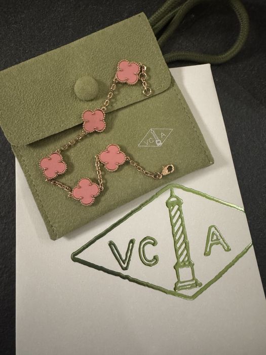 Позлатени гривни “Van Cleef & Arpels”