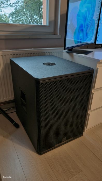 Vând 2 bași RCF 8003MK3.