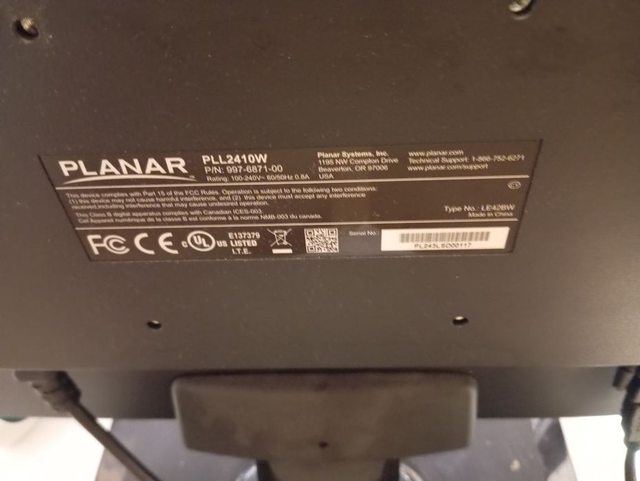 Vând monitor LCD planar 24"