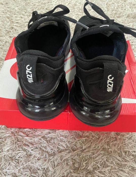 Adidasi Nike Air Max 270