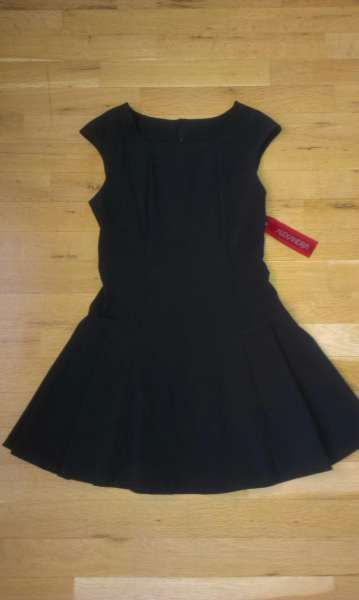 Нова с етикета, малка,стилна черна рокля и бял топ нови  ПОДАРЪК