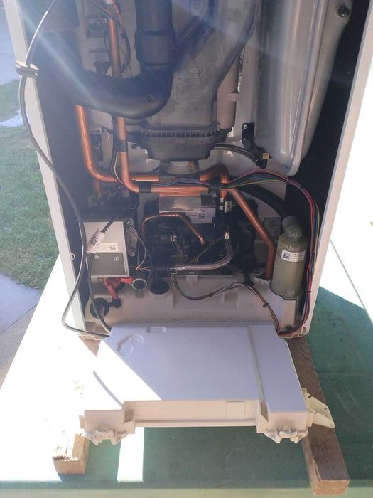 Dezmembrez centrala termica Saunier Duval Thelia Condens 28KW