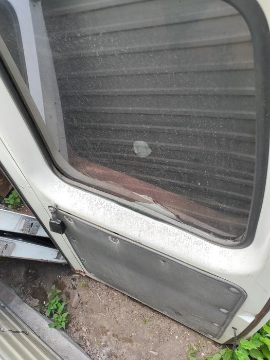 Продам двери на Газель пассажирскийй