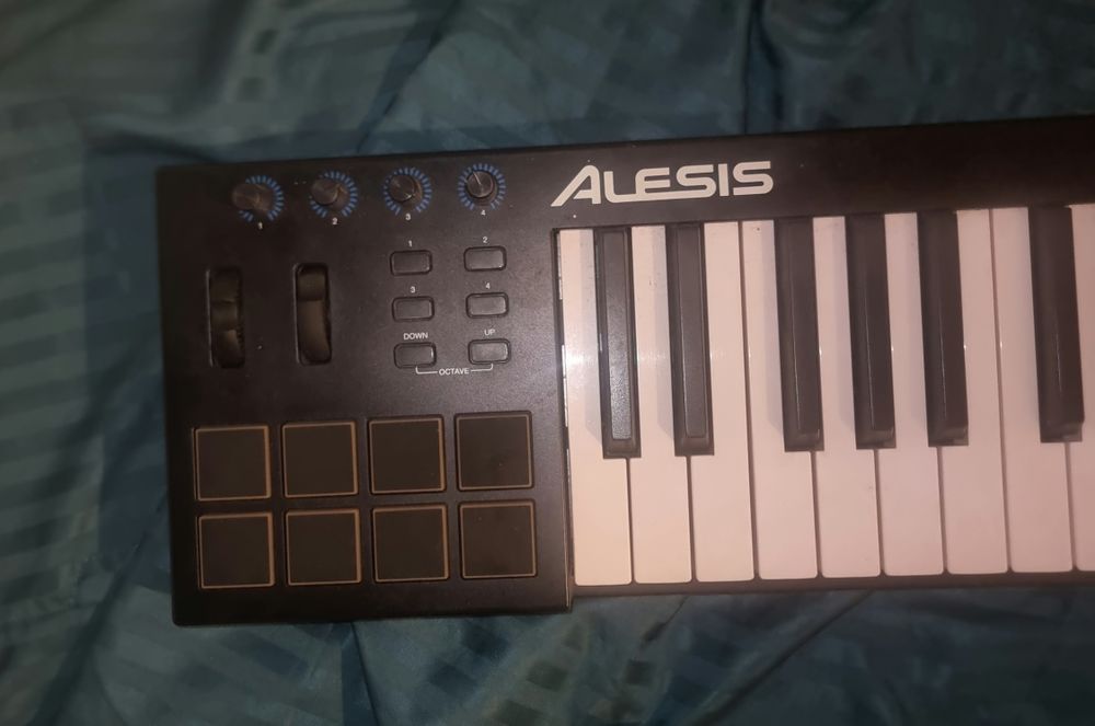 Alesis V49 MIDI Controller 49 clape FL Studio Ableton