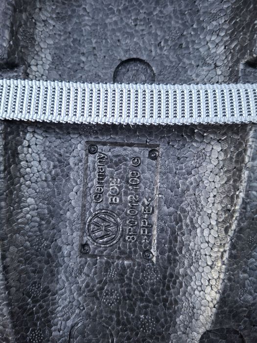 Авариен комплект VW Golf 6 Кора за резервна гума